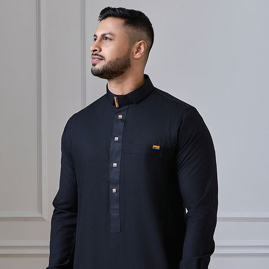 Black Jacquard Collar Thobe with Elegant Detailing | AN 2461