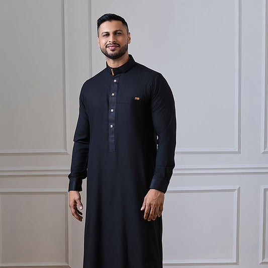 Black Jacquard Collar Thobe with Elegant Detailing | AN 2461